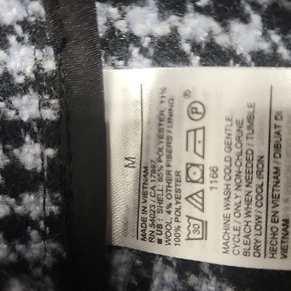 Old Navy, Size M, Soft-Brushed Oversized Blazer, Black, Gray-Blue Plaid, EUC - Picture 10 of 12